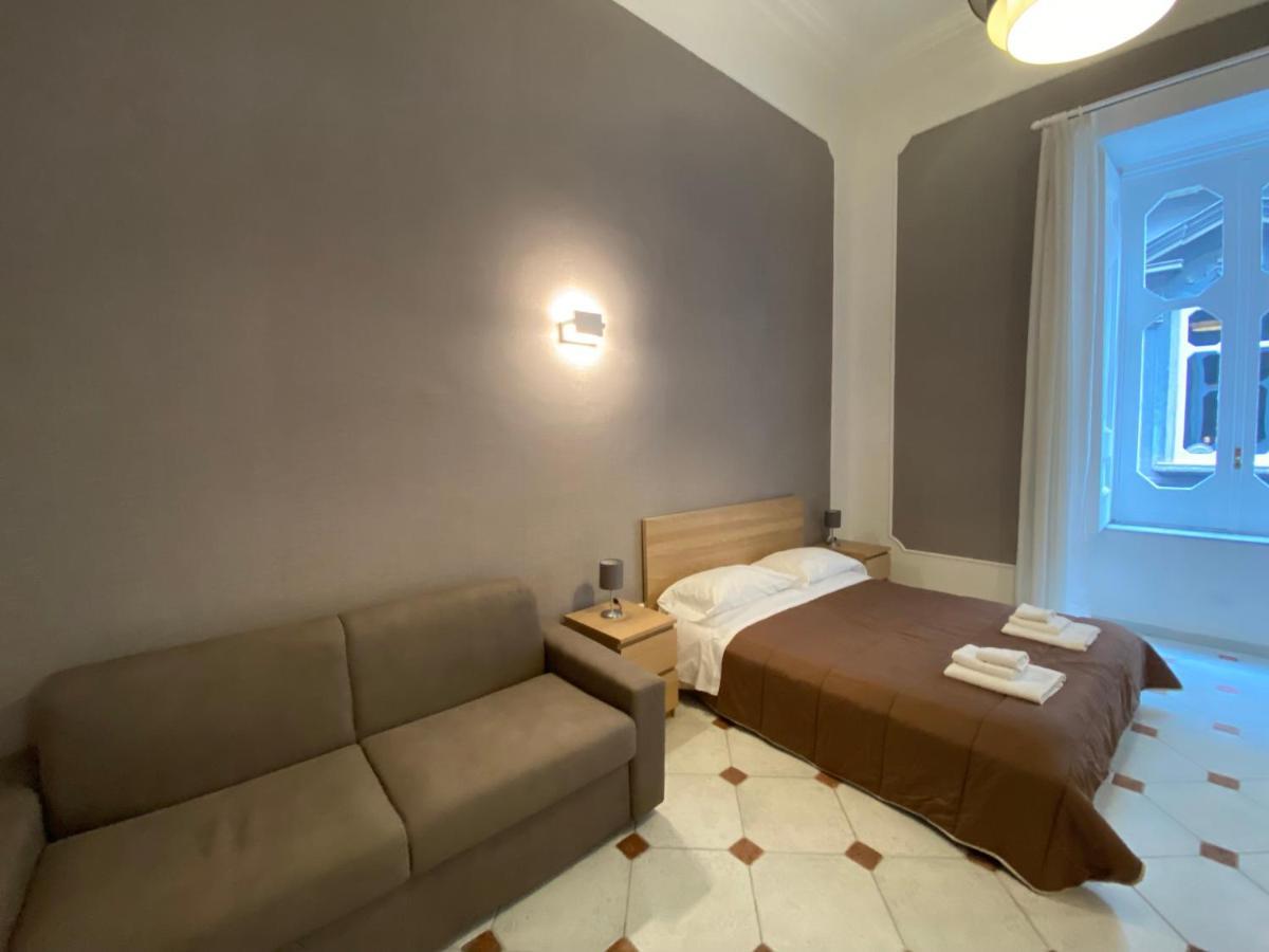 Around Toledo Hotel Napoli Bagian luar foto