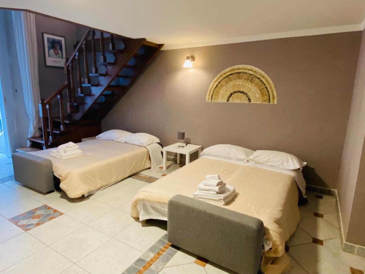 Around Toledo Hotel Napoli Bagian luar foto
