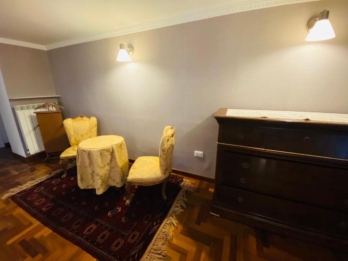 Around Toledo Hotel Napoli Bagian luar foto